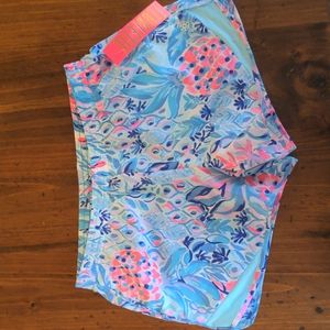 Lilly Pulitzer Ocean trail shorts, luxletic